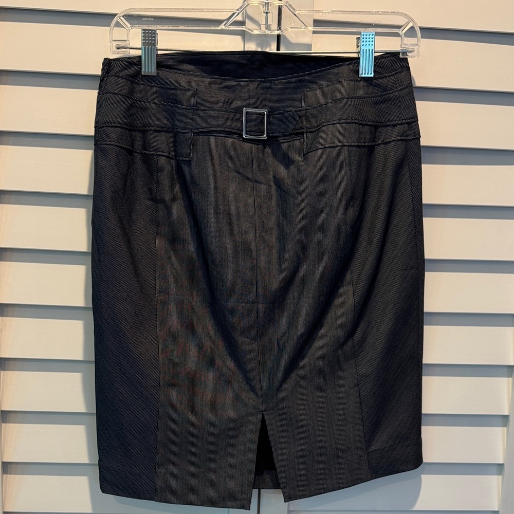 Express Design Studio NWOT Navy Midi Skirt - Picture 3 of 9